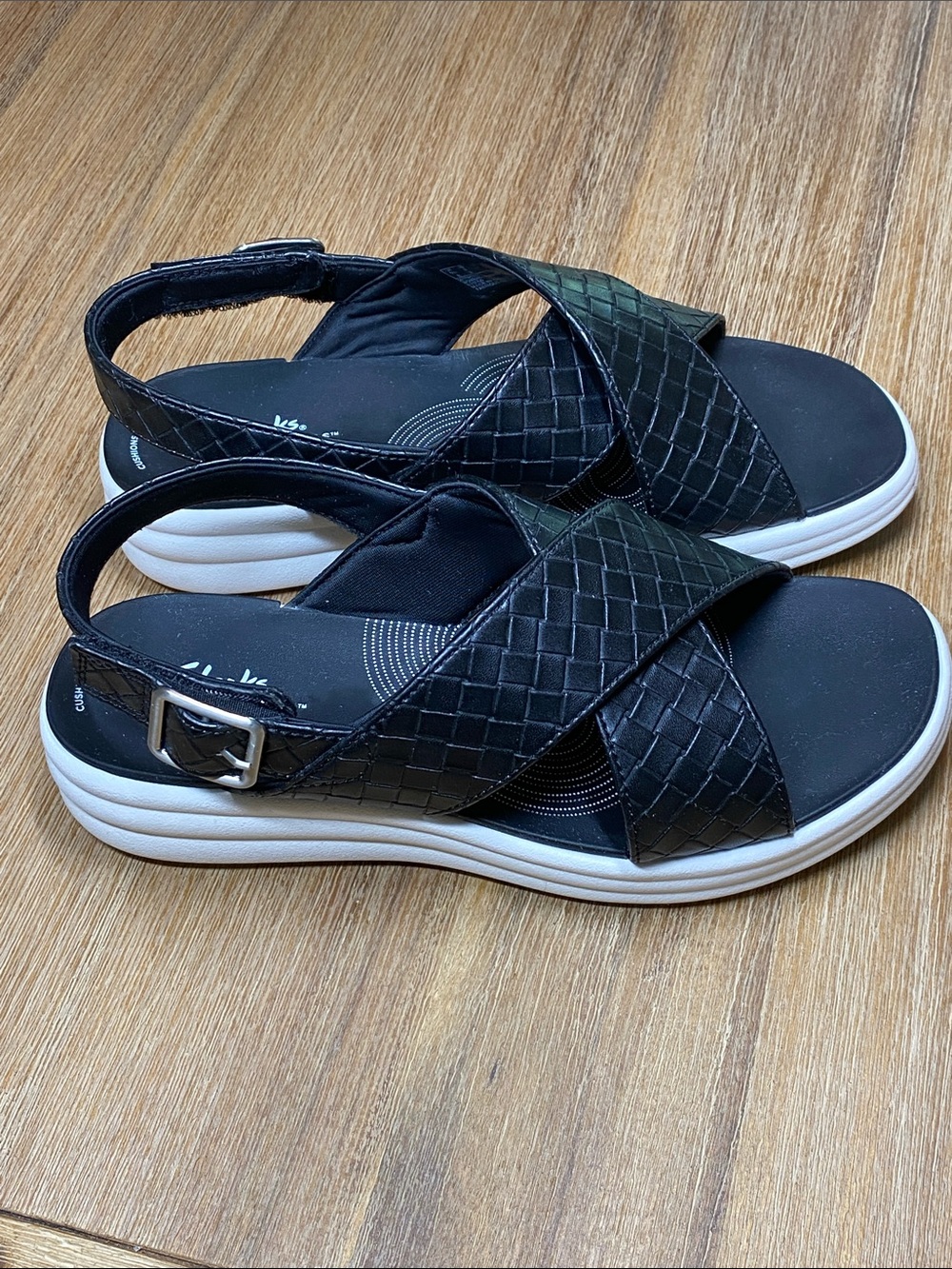 Cloudsteppers by Clarks Black Woven Cross-Strap Slingback Sandals Size 8 wide